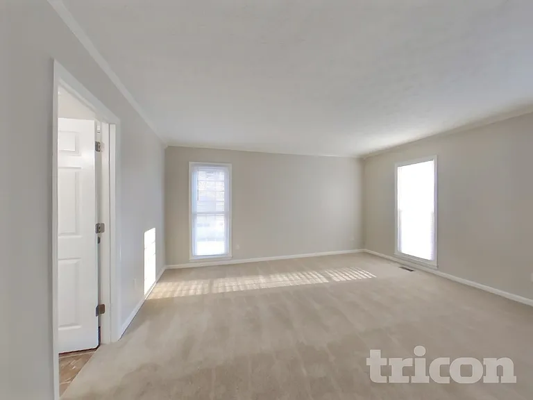2796 Mountbery Dr — Photo 9
