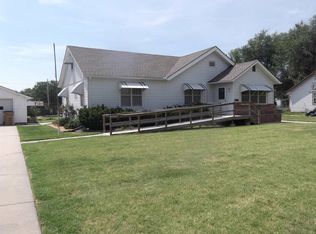 1315 E 10th Ave, Hutchinson, KS 67501