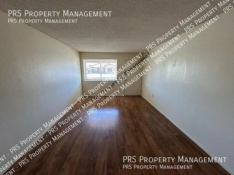 3147 E Edgewood Ave — Photo 4