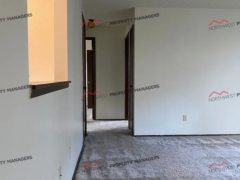 514 N Medcalf Ln #124 — Photo 4