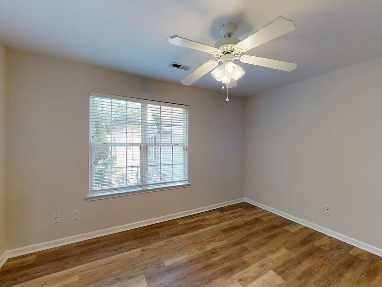 5545 Seths Dr — Photo 18