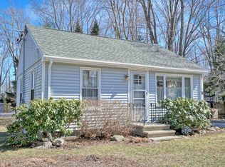 28 Winnocks Neck Rd, Scarborough, ME 04074