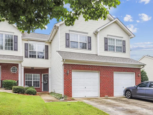 12240 Stratfield Place Cir, Pineville, NC 28134