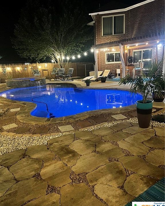 1st image of 867 Camelback Dr