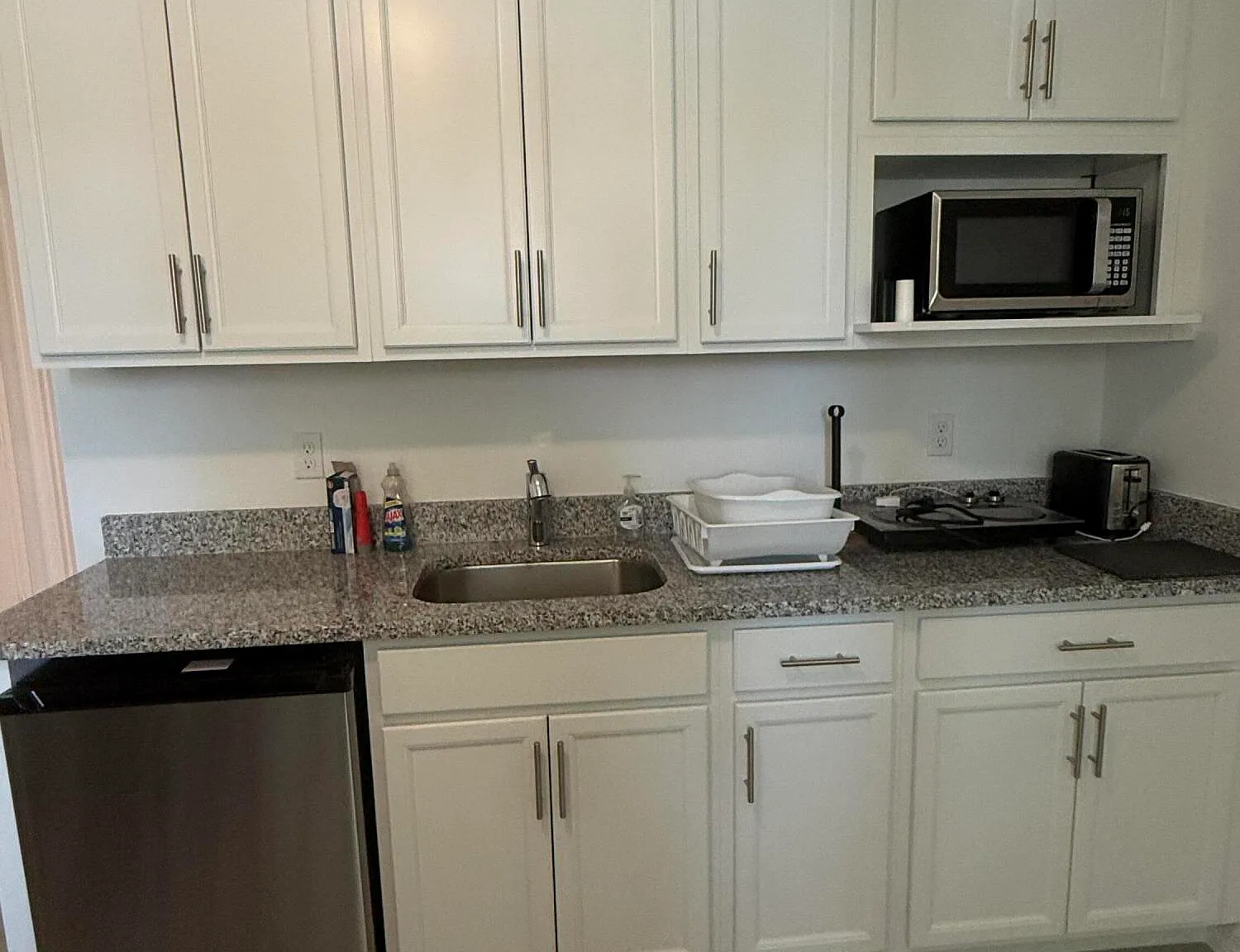 1 bed, 1.0 bath, 550 sqft, $1,400 — Photo 2