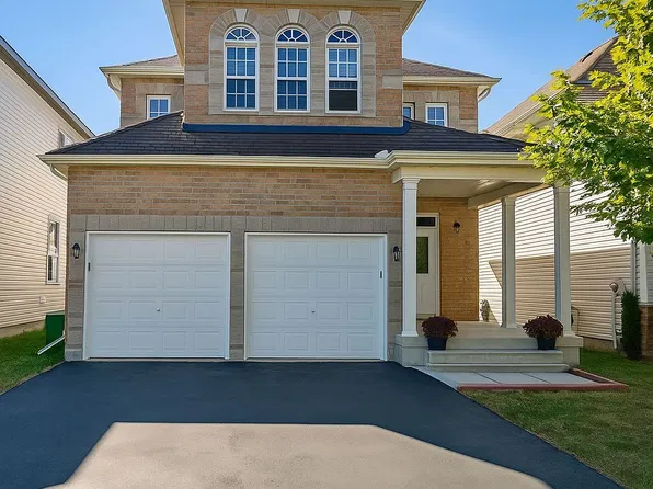 131 Lamplighters Dr, Ottawa, ON K2J 0C1