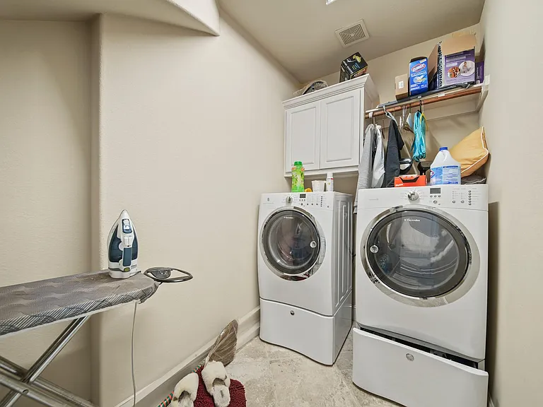 2523 Crossvine Dr — Photo 26