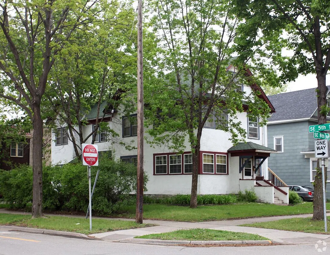 3 bed, 1150 sqft, $1,350 — Photo 2