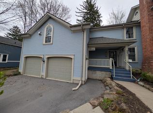 105 Pine St, Gananoque, ON K7G1C6