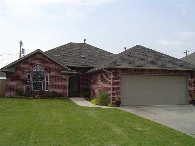 1st image of 1001 N Lawton Ave