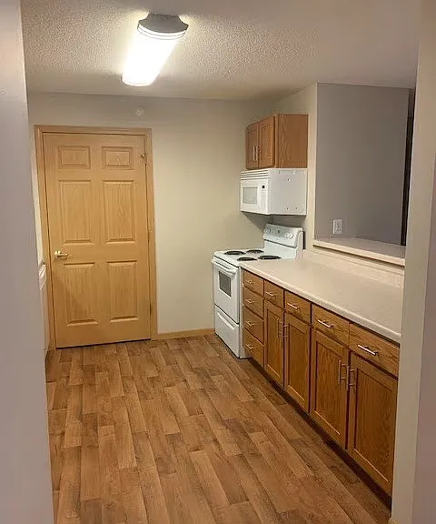 Crown Apartments — Photo 21