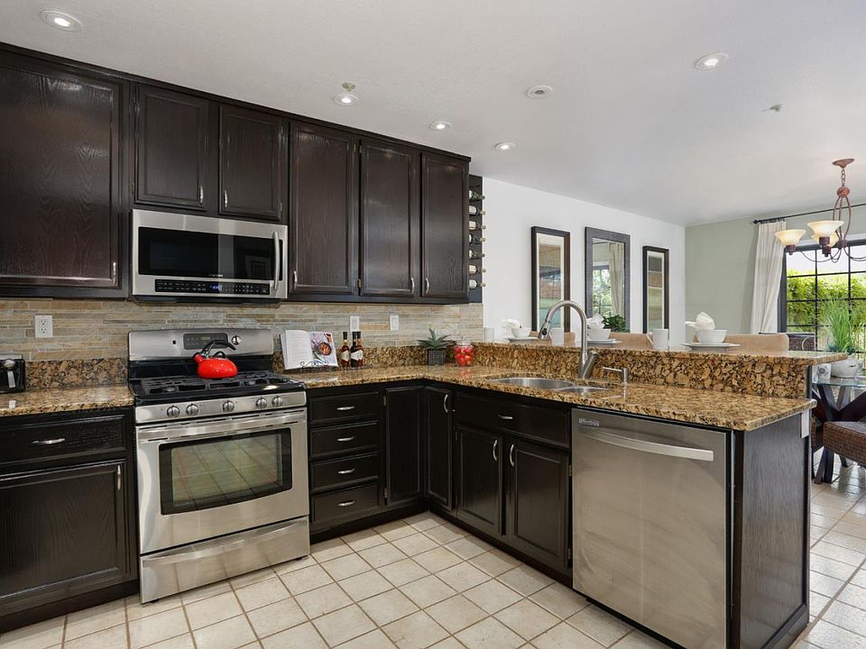 1st image of 322 Oak Creek Blvd