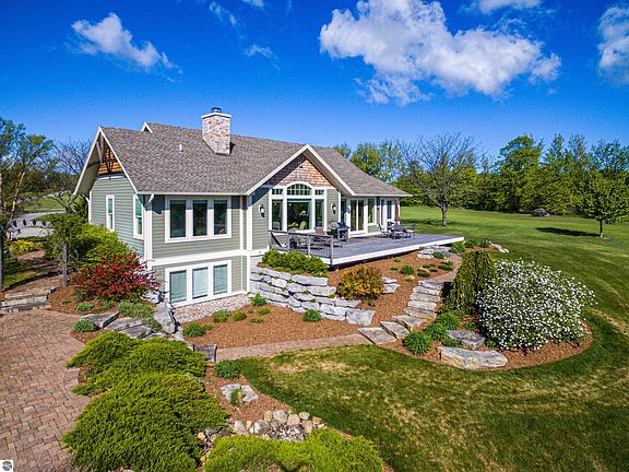 3rd image of 1755 S Meadow Ridge Ln