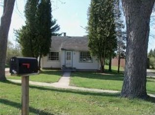 325 N Clinton St, Princeton, WI 54968