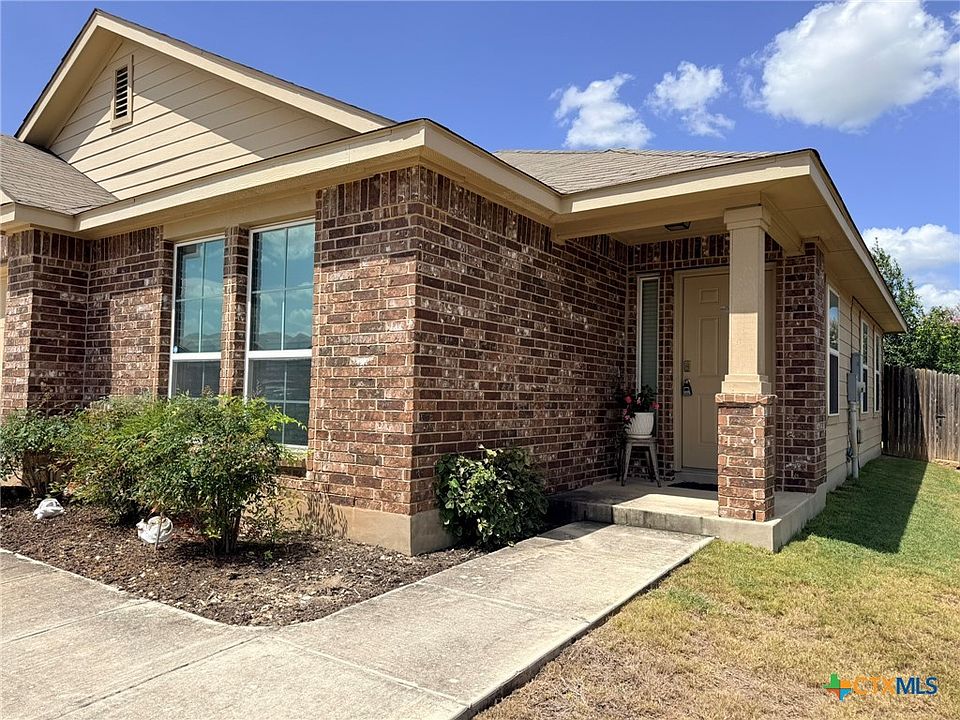 1st image of 1024 Clarkston Dr