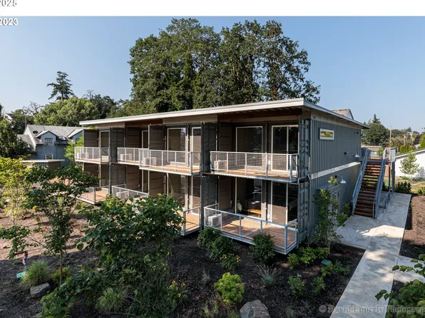 245 N 7th St #2, Saint Helens, OR 97051