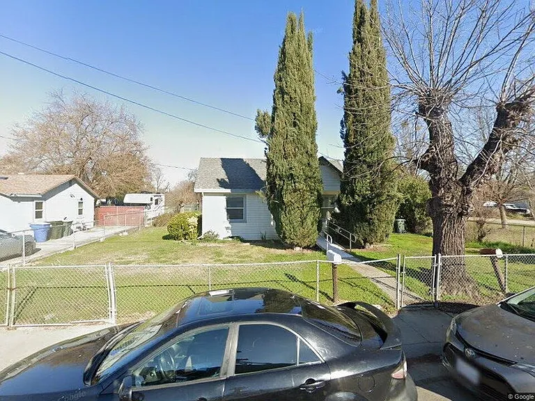 305 Wilson Ave — Photo 1