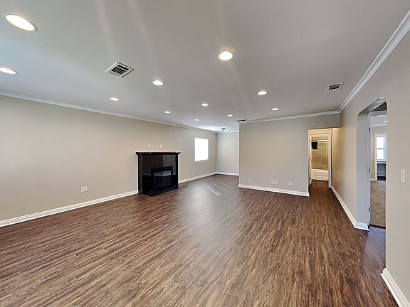5th image of 8001 Laurelgrove Ave