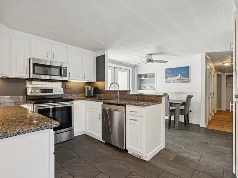 510 Sagamore Rd — Photo 2