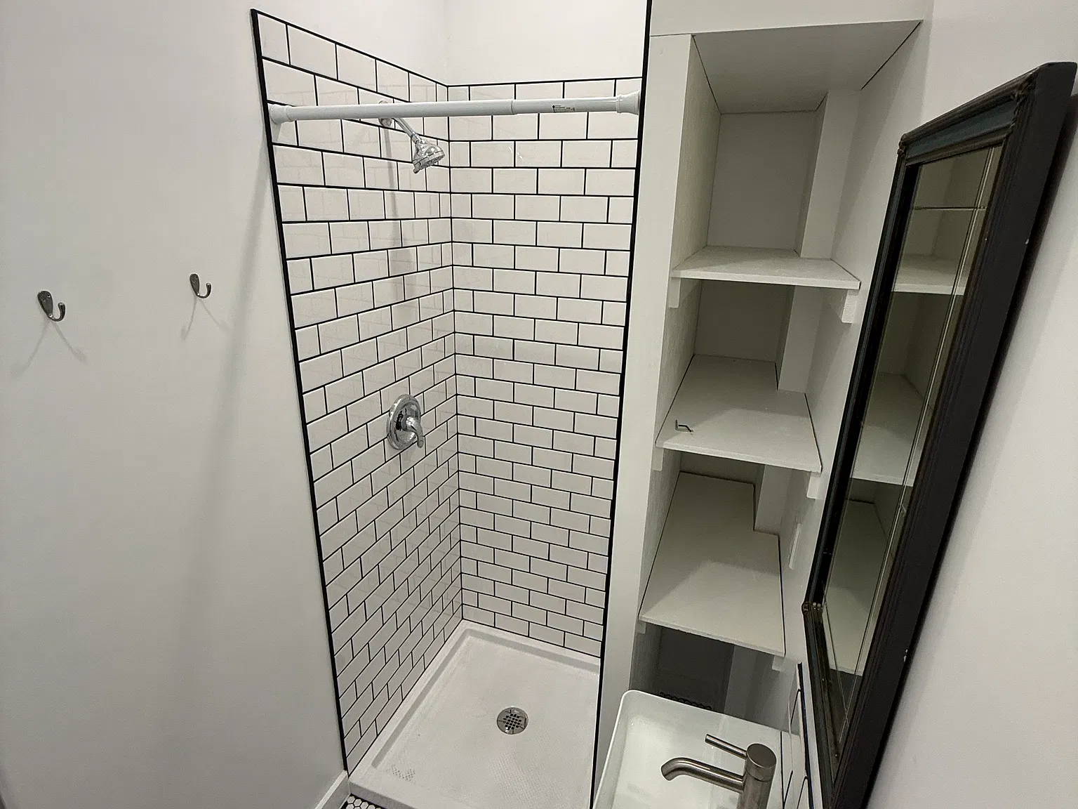 Studio, 200 sqft, $818 — Photo 4