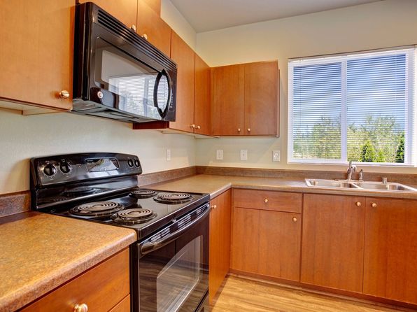 Brookstone at Edgewater Townhomes | 7513 177th Street Ct E, Puyallup, WA