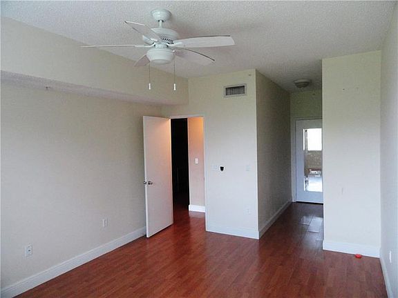 4th image of 6936 SW 39th St APT 301