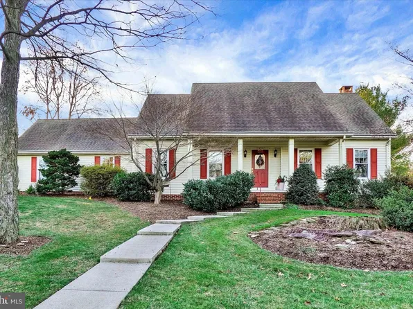 2222 Old Colony Rd, York, PA 17402