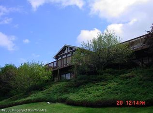 30 Tiffany Dr, Scranton, PA 18505