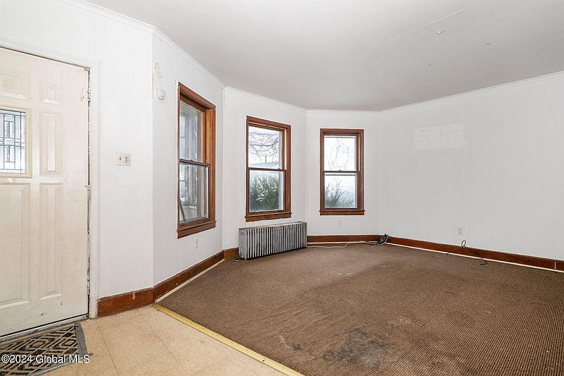 4th image of 617 Bluff Avenue