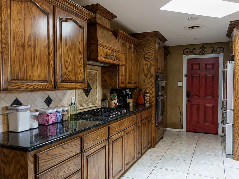 10 Cambridge Ct — Photo 36