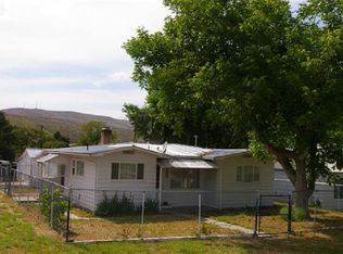 595 E 2nd St, Huntington, OR 97907