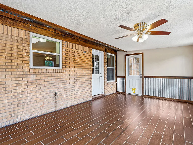 8700 Cielo Vista Dr — Photo 20