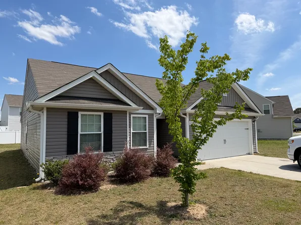 229 Brisk Dr, Zebulon, NC 27597