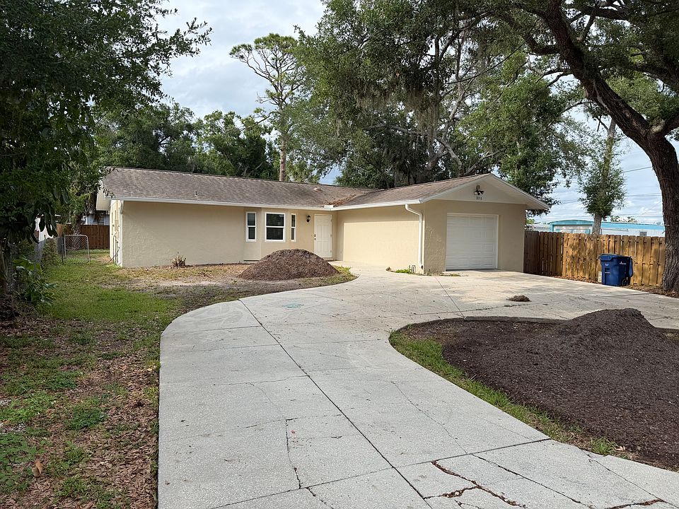 1st image of 3053 Hillview St