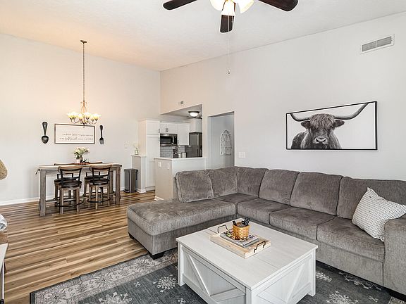 5th image of 10236 Crossbow Ct APT 12