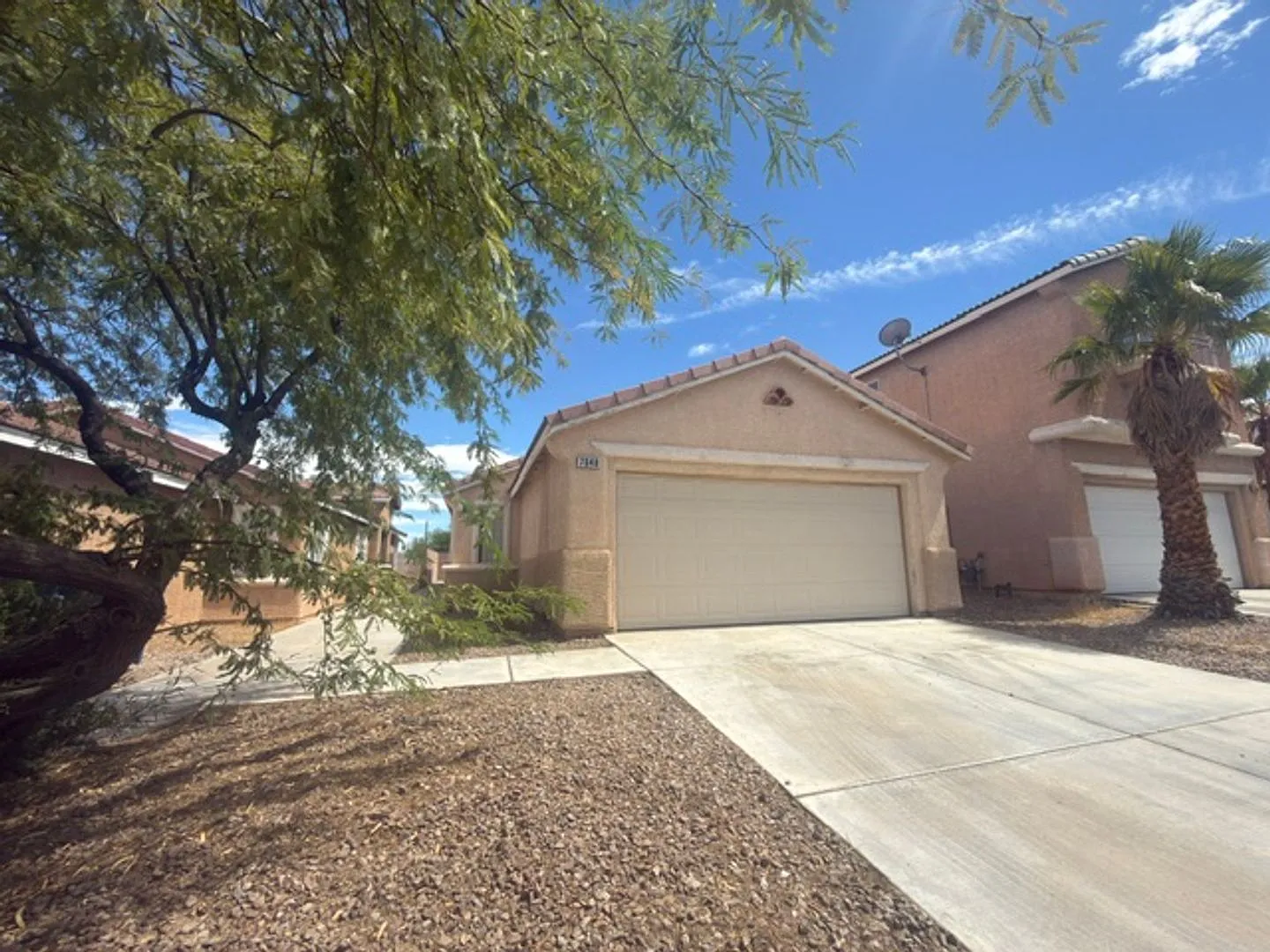 Welcome to this inviting 3-bedroom, 2-bathroom single-story home located in the desirable Rhodes ... — Photo 1