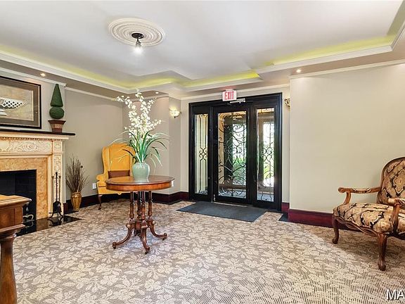 4th image of 4540 Lindell Blvd APT 106