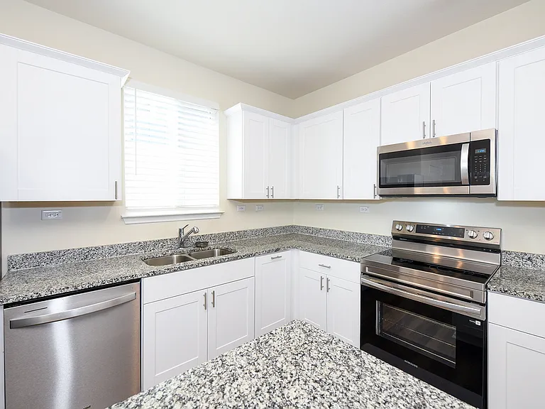 809 Beacon Hts — Photo 29