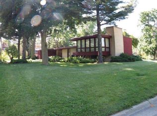 2925 Jackson St, Rockford, IL 61107