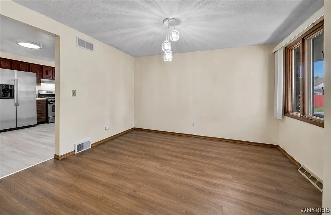 3 bed, 2.0 bath, 1445 sqft, $2,250 — Photo 4