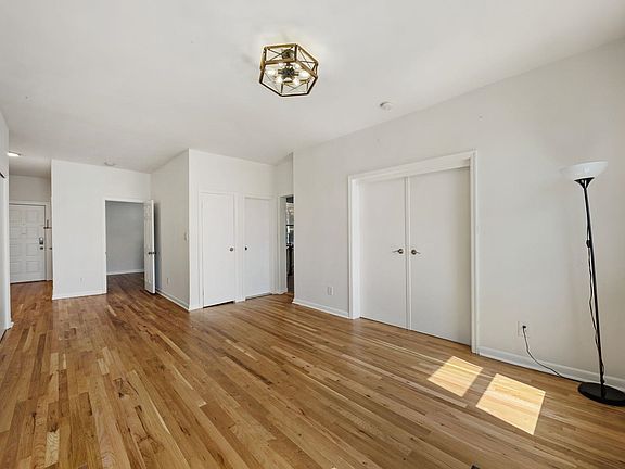 4th image of 282 Magnolia Ave APT 9