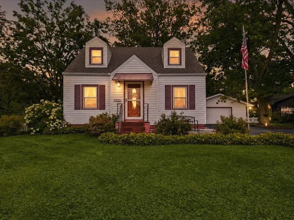 7725 Colorado St, Merrillville, IN 46410