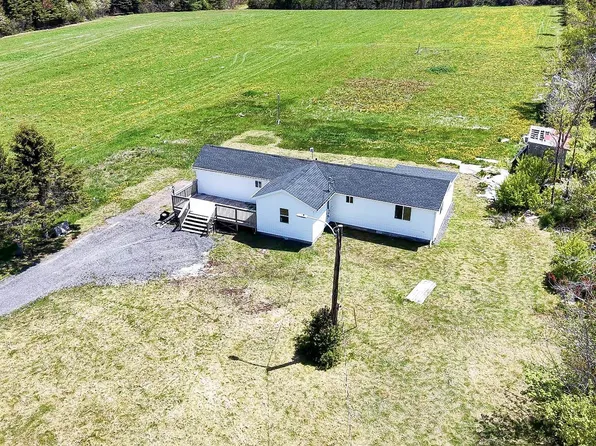 6447 Cardigan Rd, Saint George's Parish, PE C0A 1G0