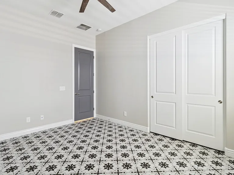 1432 E Cullumber St — Photo 14