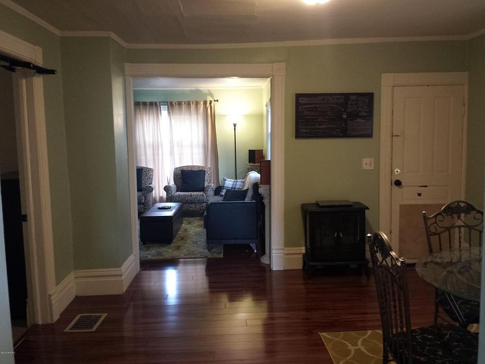 2nd image of 1413 Lafayette Ave SE