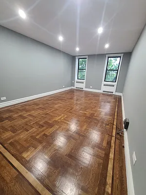 Sold by E Hudson Properties | media 5