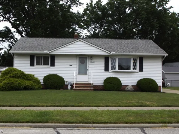 30413 Vineyard Rd, Willowick, OH 44095