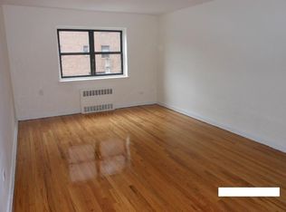 6990 108th St, Forest Hills, NY 11375