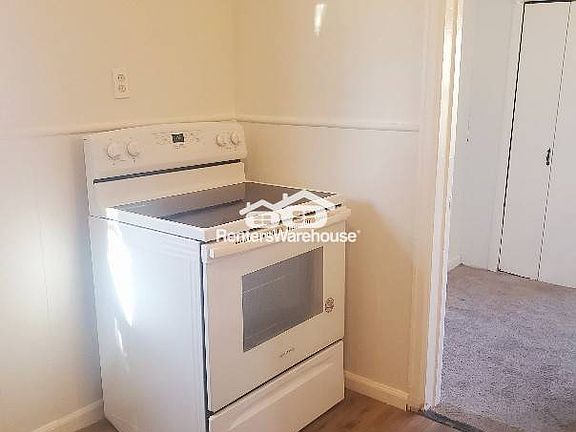 2nd image of 8019 Aline Ave