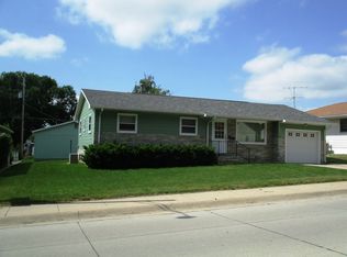 904 W J St, Mccook, NE 69001